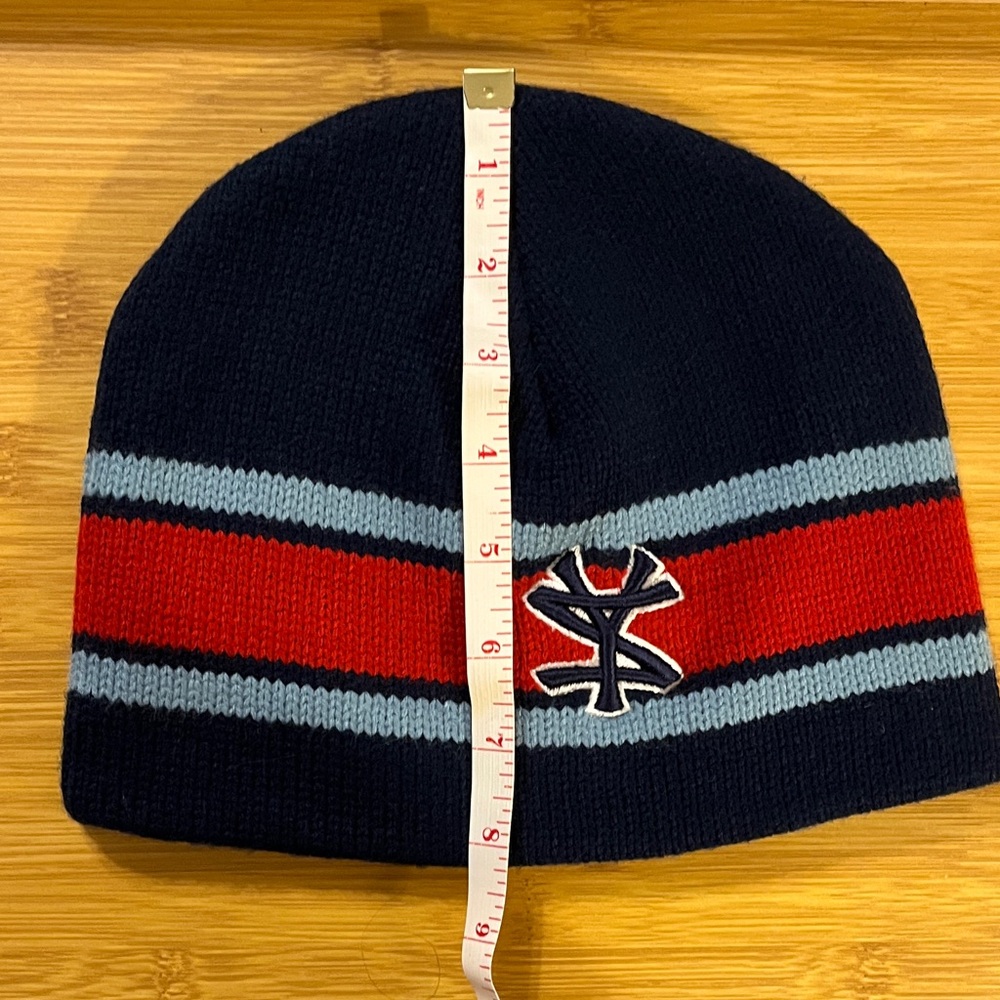 Vintage Streetwear Beanie - Picture 10 of 10
